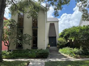 1526 Henry Clay Avenue